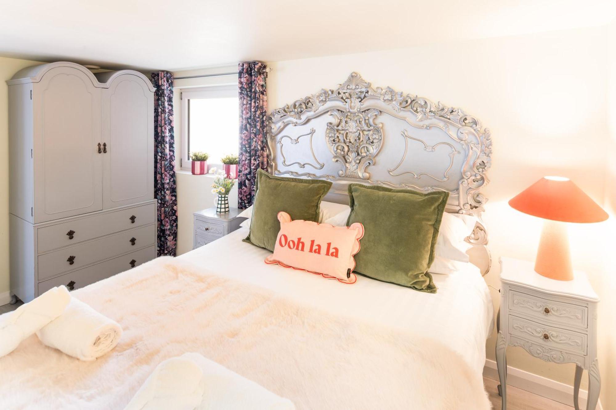 Gorgeous Boutique Flat Sleeps 2 In Lyme Regis Villa Eksteriør billede