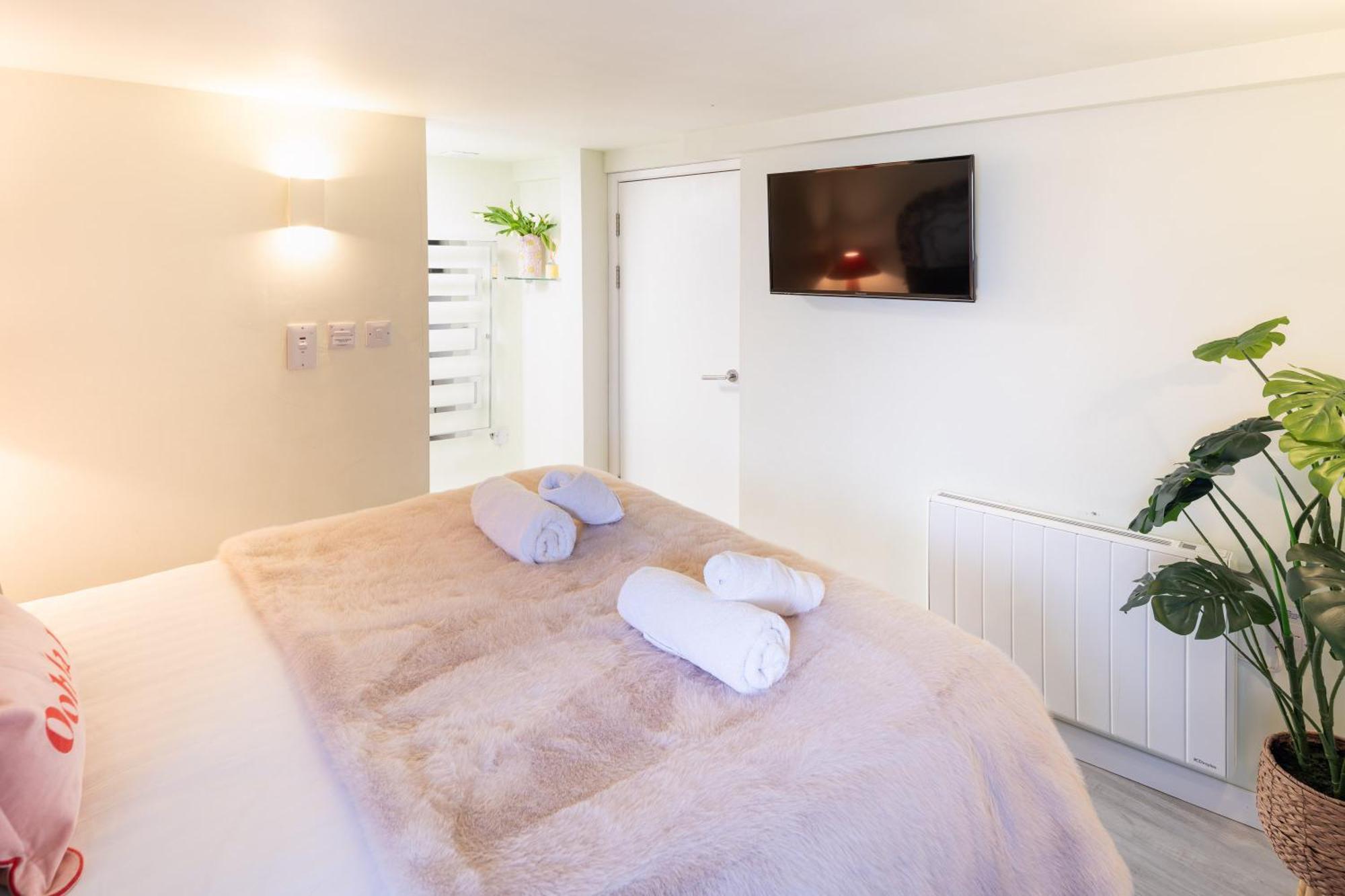 Gorgeous Boutique Flat Sleeps 2 In Lyme Regis Villa Eksteriør billede